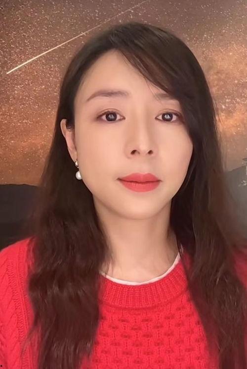 美女职场吃瓜,揭秘职场吃瓜背后的真相