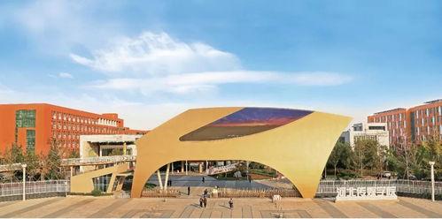 河北传媒学院食堂吃瓜,瓜果飘香，美食共享的校园时光