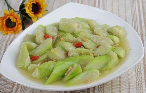 夏季吃三瓜指哪三瓜,西瓜、黄瓜、苦瓜的清凉之旅