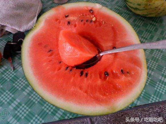 中国吃瓜日,全民狂欢背后的文化现象