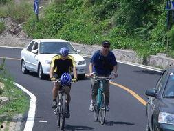 吃瓜骑车,畅游夏日，品味生活