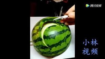 摘吃哈密瓜视频,视频带你领略新疆瓜果的魅力