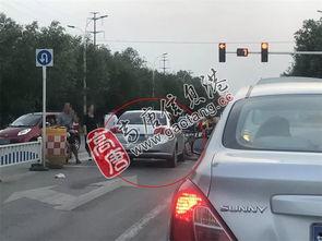 吃瓜群众撞车事件,事故现场引发热议