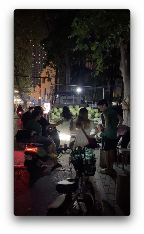 武汉高校吃瓜事件,揭秘校园网络舆论风波